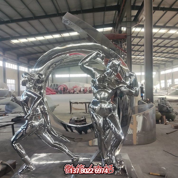 不銹鋼鏡面抽象雕塑，激發(fā)運動與園林景觀的靈感