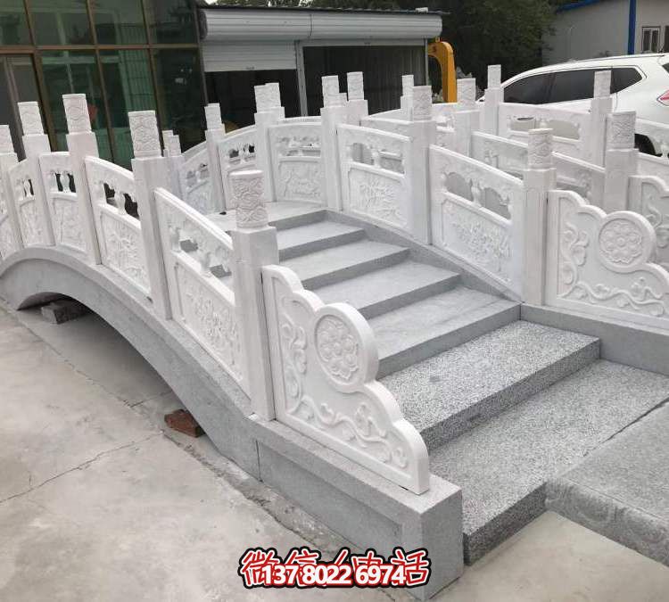 美麗的漢白玉石拱橋，伴您一路暢游！