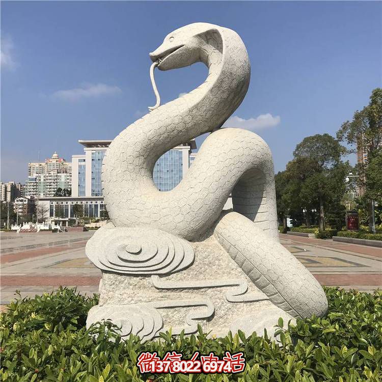 傳統(tǒng)風(fēng)格大理石蛇雕塑，擺放于廣場(chǎng)，給您帶來完美視覺享受