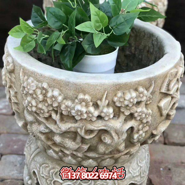 精美藝術(shù)石雕花盆，讓繁復(fù)多彩的花紋與浮雕結(jié)合，打造出精美的大理石雕塑