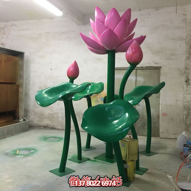大型不銹鋼彩繪蓮花擺件，為游樂場、商場、戶外公園增色