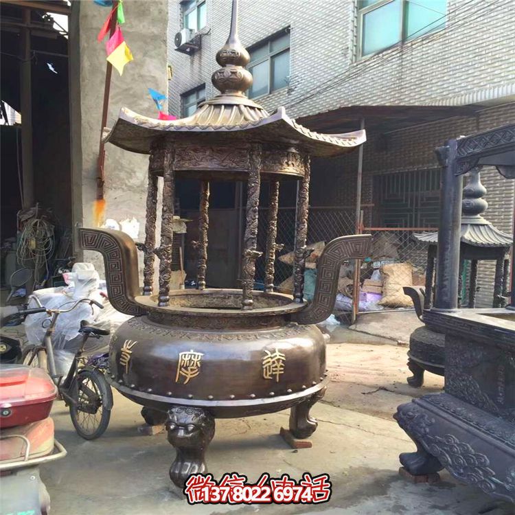 仿古寶蓋圓形香爐，擺放于寺廟、道觀等室內(nèi)