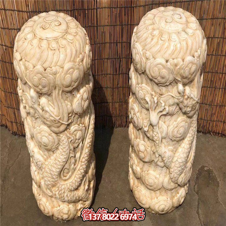 精美石柱浮雕擺件，添上龍庭院門口的濃濃文化氣息