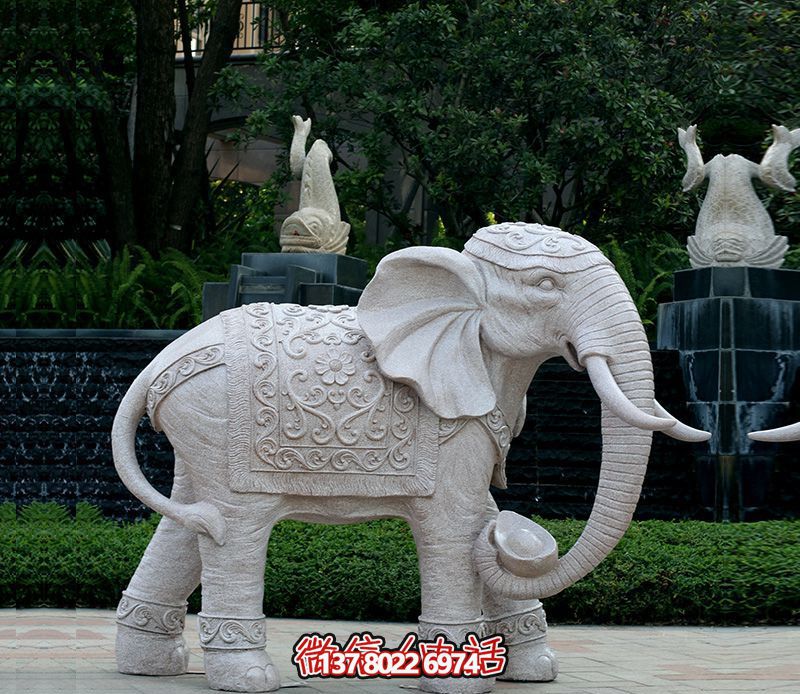 精美浮雕大象雕塑，點(diǎn)綴綠意花園