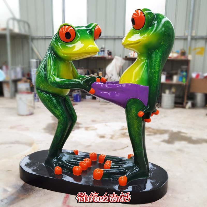 逗趣玻璃鋼青蛙雕塑，為景區(qū)增色不只