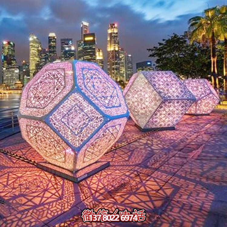 創(chuàng)意不銹鋼鏤空景觀雕塑，添彩美化戶外廣場(chǎng)
