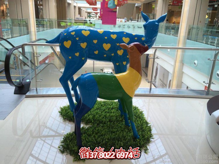 玻璃鋼手工彩繪小鹿擺件，為你的商場(chǎng)增添溫馨美感