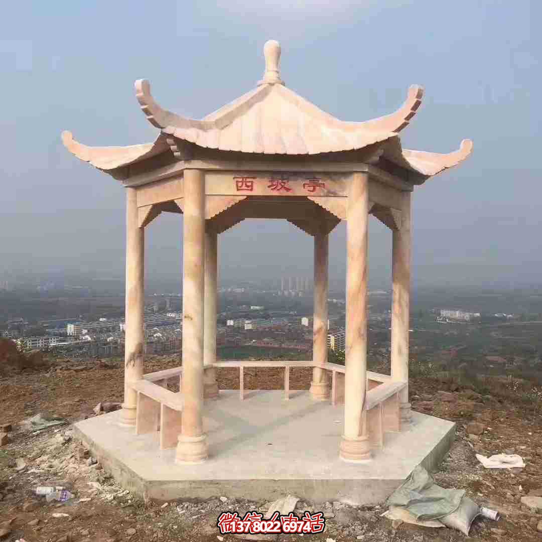 西坡涼亭景觀，觀賞大型晚霞紅