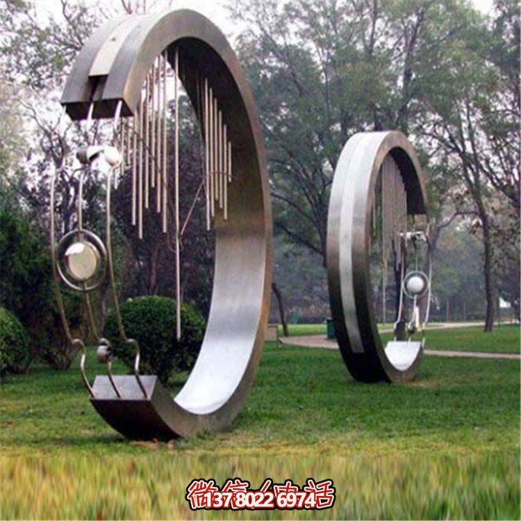不銹鋼圓環(huán)創(chuàng)意雕塑，點(diǎn)亮園林景觀裝飾