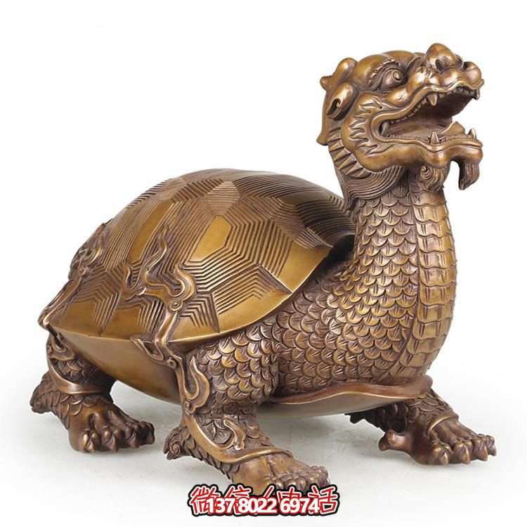 巨型銅雕龍龜?shù)袼?，拙樸寺廟裝點(diǎn)