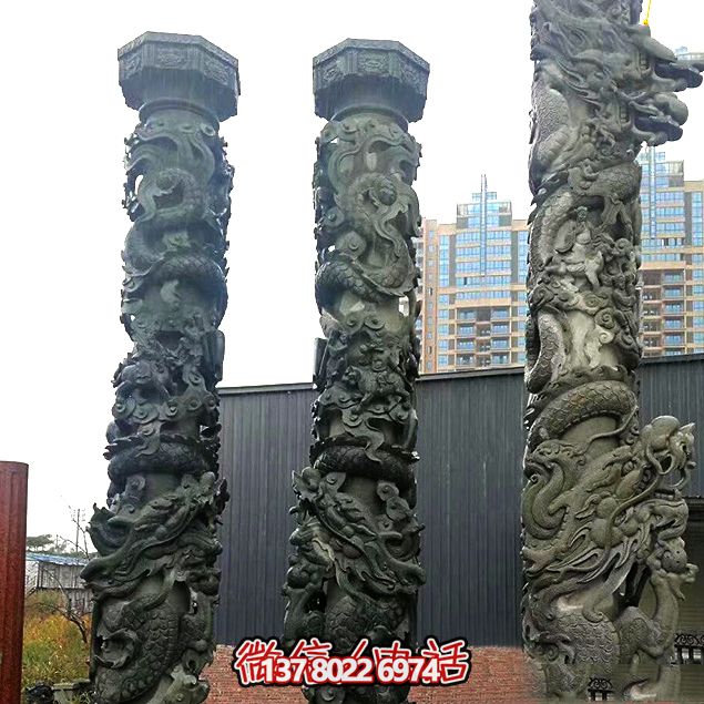 仿青石中國(guó)龍柱，為酒店門(mén)前增添靈動(dòng)氣息