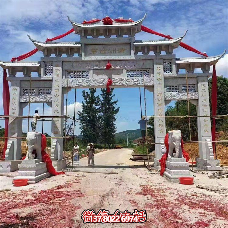 集道路四柱、花崗巖、花崗石雕和牌樓于一體的精美絕倫藝術(shù)品