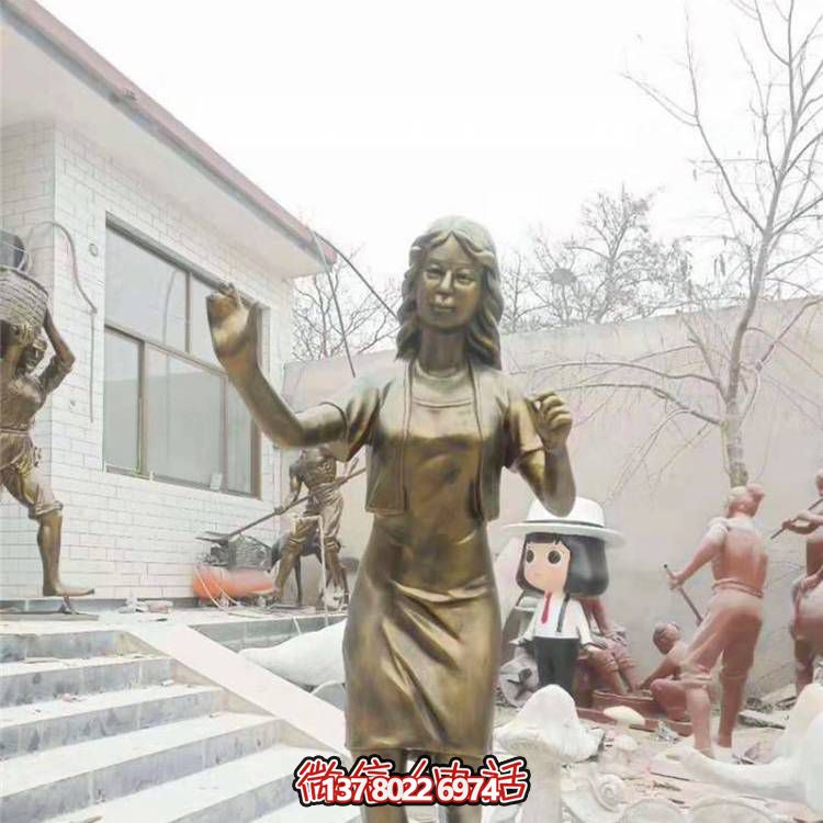 仿銅雕塑玻璃鋼抽象人物，為公園戶外裝飾