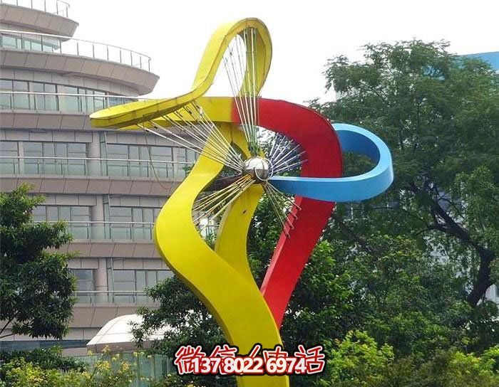美輪美奐的不銹鋼彩虹舞景觀雕塑，點綴小區(qū)環(huán)境