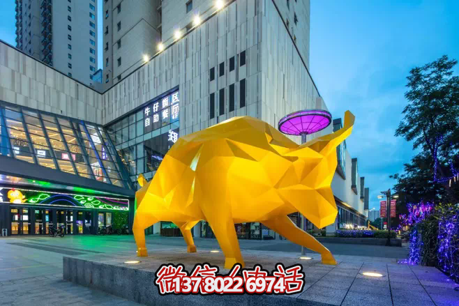玻璃鋼彩繪雕塑讓你的廣場現(xiàn)象級創(chuàng)意牛！