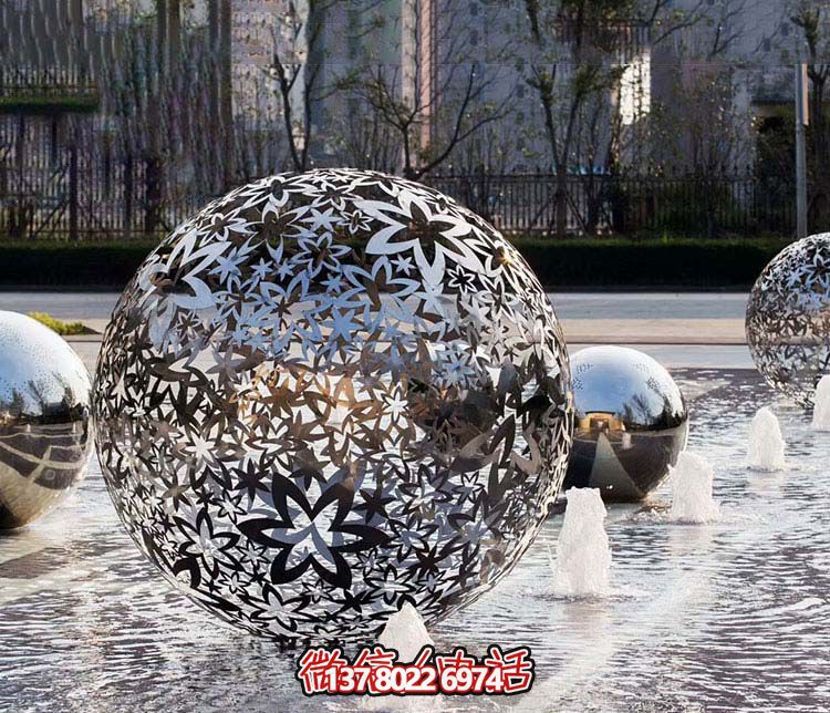 不銹鋼噴泉球雕塑，創(chuàng)意點(diǎn)亮廣場