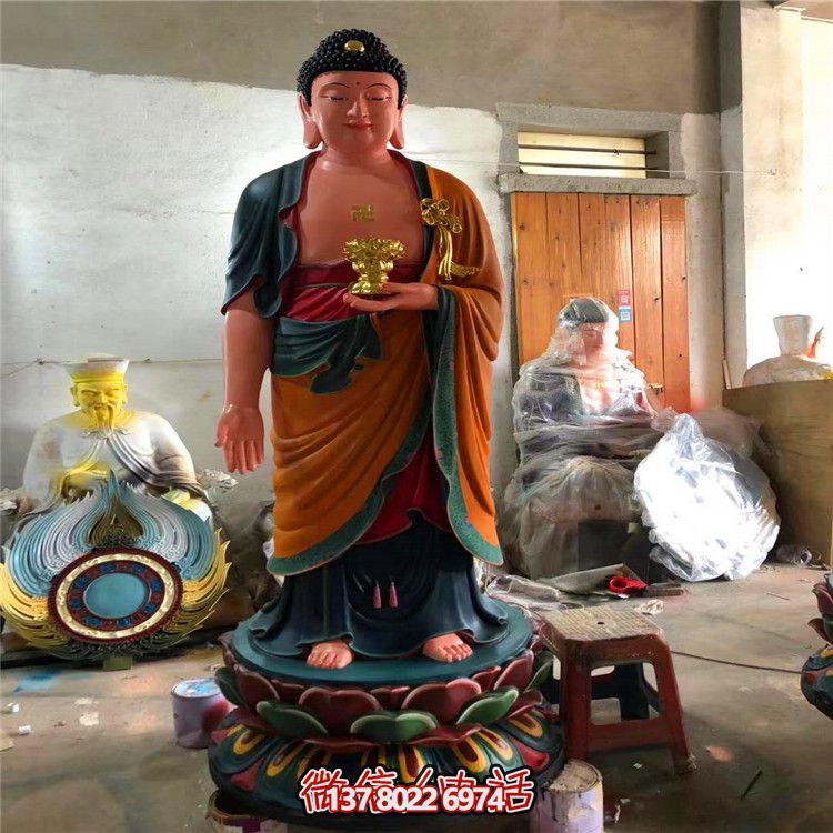 玻璃鋼彩繪神佛三圣雕塑，為景區(qū)大型景觀裝飾品