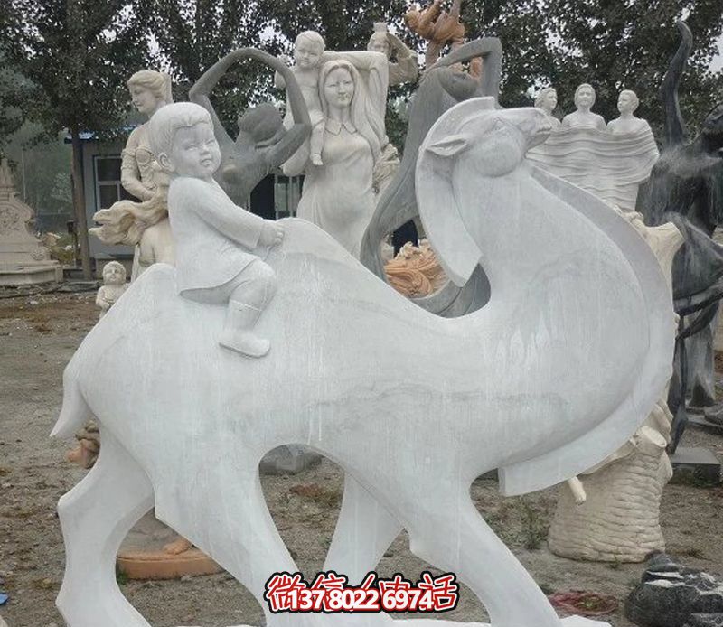漢白玉駱駝雕塑，點綴公園里的抽象風(fēng)情