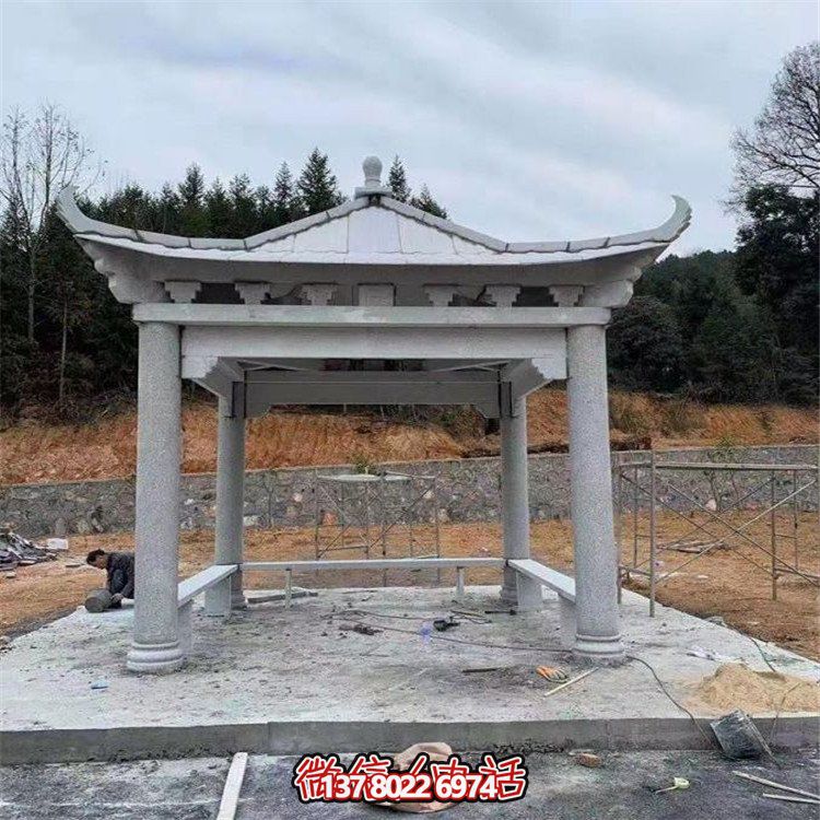 獨具魅力的石雕涼亭，點綴園林景觀