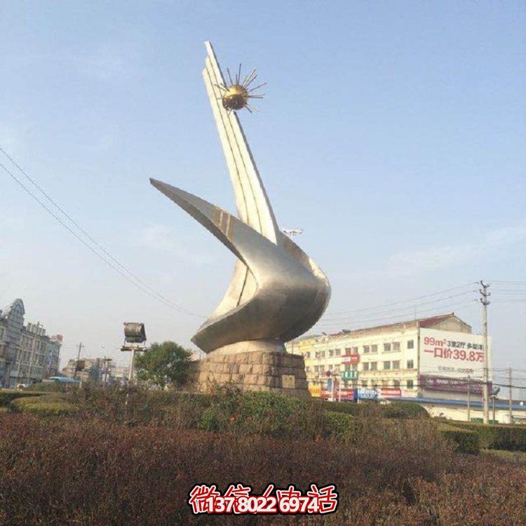 大型不銹鋼鏡面擺件，點綴美麗園林景觀