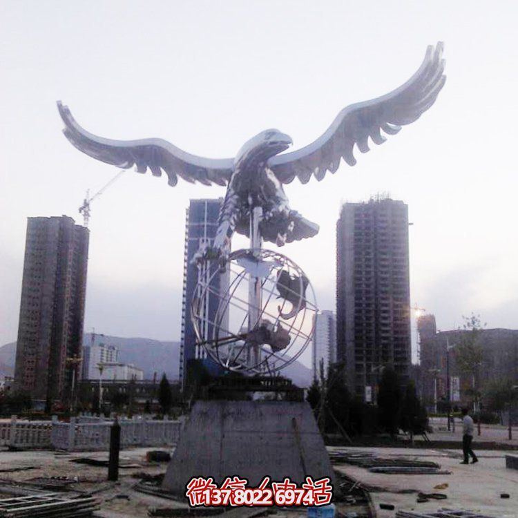 不銹鋼老鷹雕塑，點綴戶外園林景觀