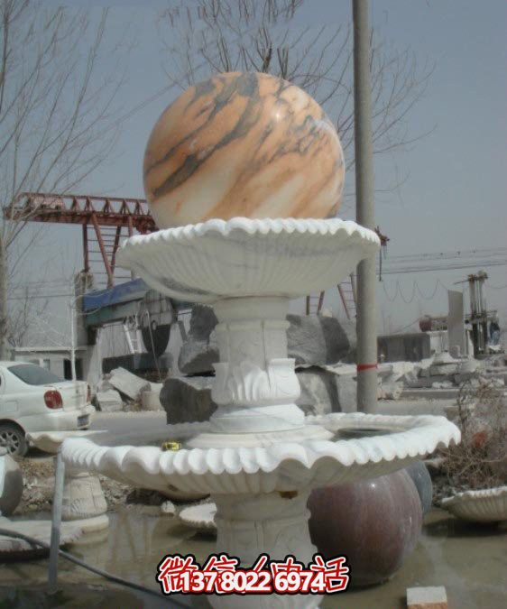 公園完美融合大理石、風(fēng)水球、噴泉和雕塑的美景