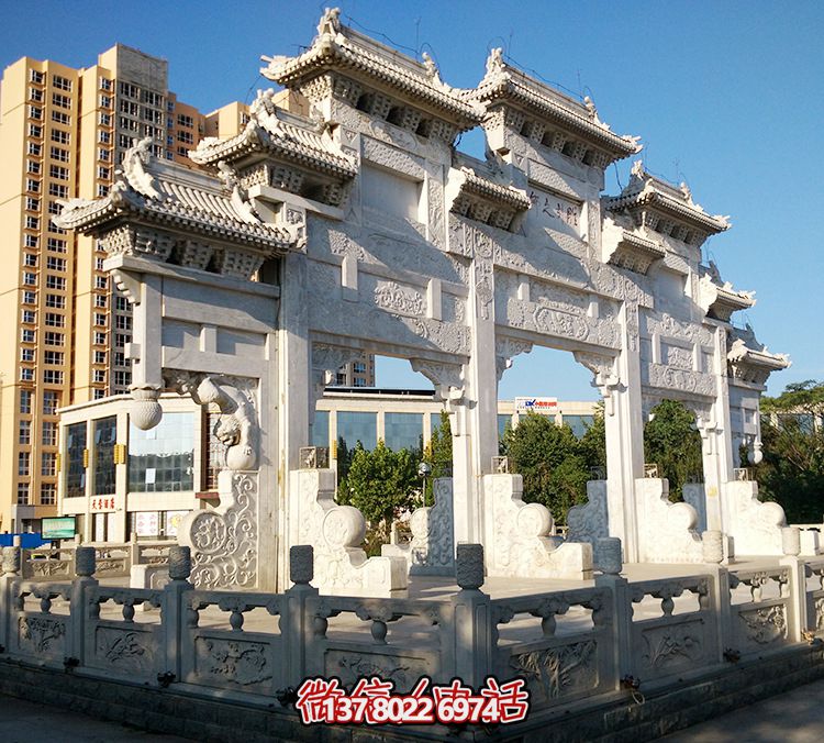 精美石雕牌坊，給城市的小區(qū)增添了一抹精致的文化氣息