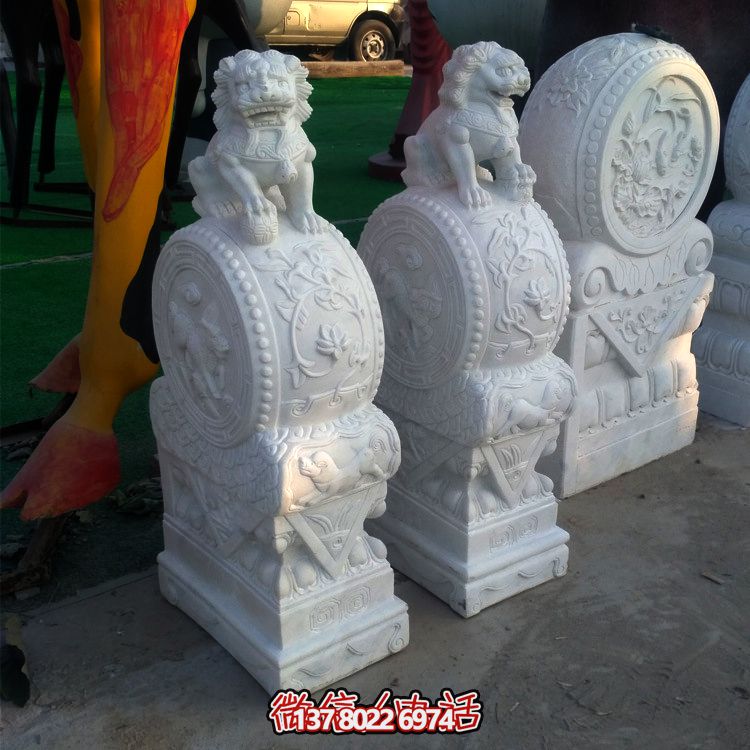 濃縮漢文化，以仿古建筑漢白玉雕塑裝點宮殿門墩