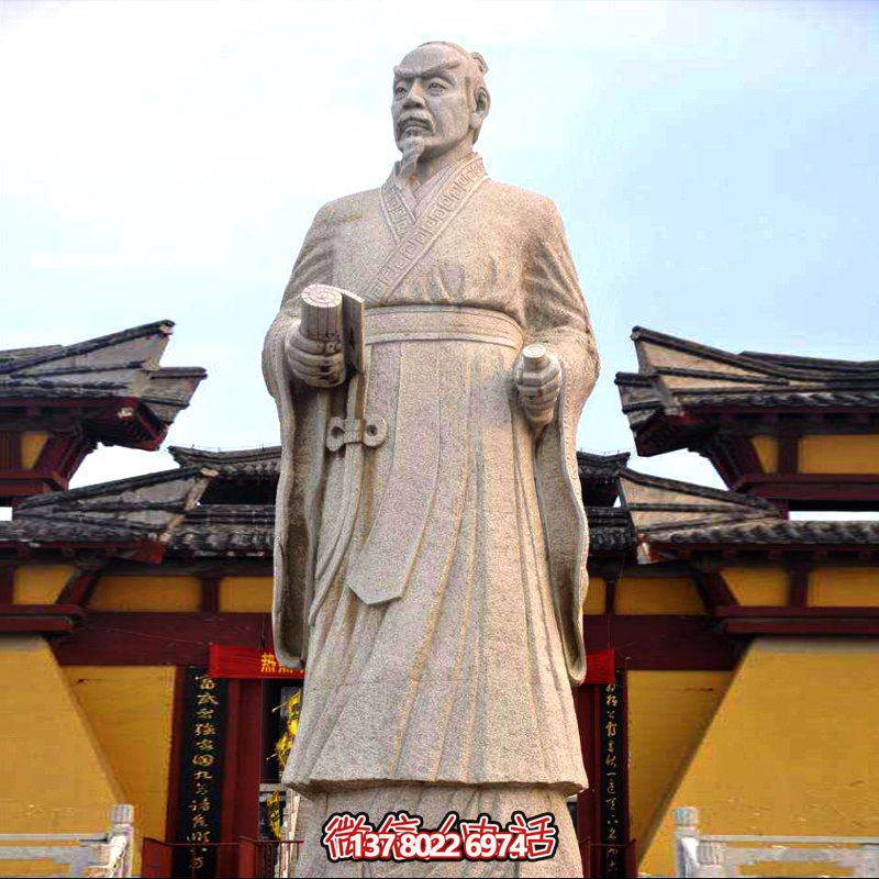 廣場(chǎng)學(xué)?；▓@砂巖石戰(zhàn)國時(shí)期思想家孟子雕塑像