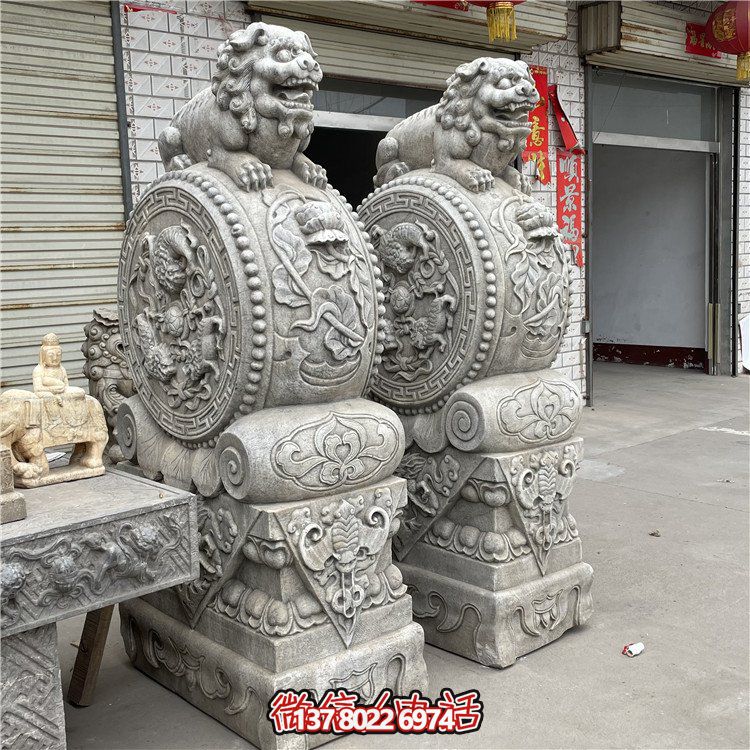 大個的石雕門墩抱鼓石，漢白玉仿古門墩